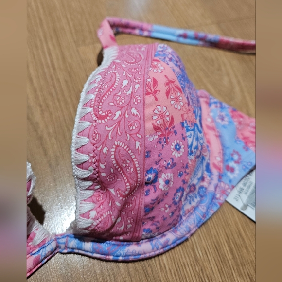 Hollister Embroidered Stitch Plunge Underwire bikini Top PINK FLORAL XXS - Picture 5 of 9
